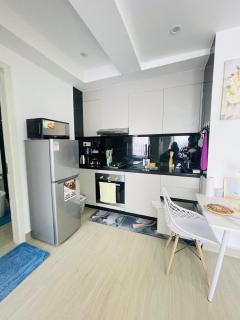 Kilimani Luxurious 1 Bedroom Apartment - 1