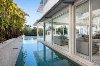 Iluka, Luxurious Riverfront Retreat - 1