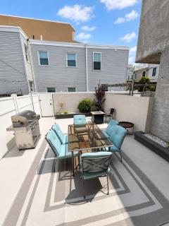 20th Street Retreat - Basement, Game room, Patio - 7