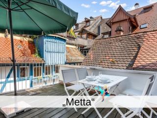 Ferienwohnung Metta - hochwertig sanierter Altbau mit Terrasse auf der Insel - 0