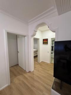 Luxury 3BDR Apartment in Center - 8