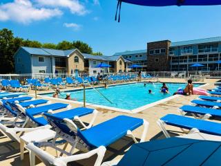 Put-in-Bay Poolview Condo #2 - 9