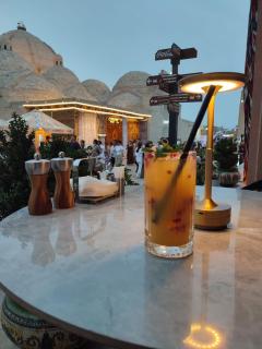 Orom Hotel & Terrace - 4