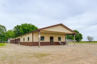 Montrose Studio Getaway w/ Covered Patio - 8
