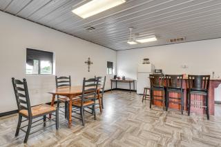 Montrose Studio Getaway w/ Covered Patio - 7