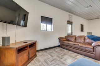 Montrose Studio Getaway w/ Covered Patio - 5