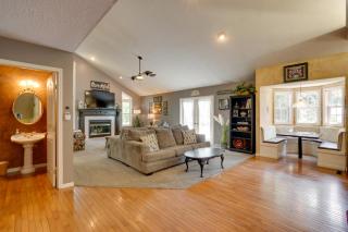 Spacious Family Home Near Lake of the Ozarks! - 4