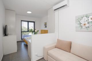 Golden Aura Apartament - 8