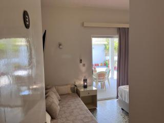 Nikos Studios Apts & Suites - 5