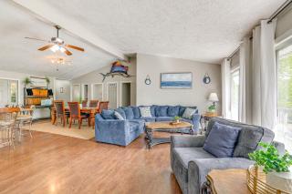 1 Mi to Table Rock Lake! Home w/ Water Views - 9