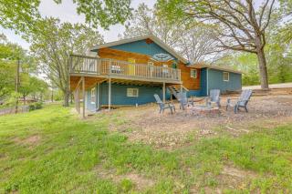 1 Mi to Table Rock Lake! Home w/ Water Views - 8
