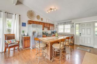 1 Mi to Table Rock Lake! Home w/ Water Views - 1