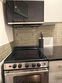 Cozy 1BR Unit Steps to uOttawa - 3