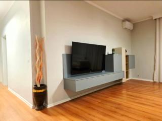 2 Bedroom Apartment Center - 4