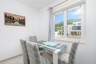 Apartments by the sea Podstrana, Split - 19987 - 5