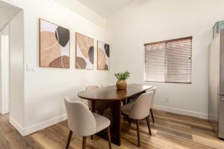 Stylish Val Vista Home 3BR Yard Putting Green - 2