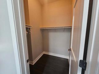 Spacious Modern Pilsen Retreat Sleeps 8 Near Downtown Chicago - 2