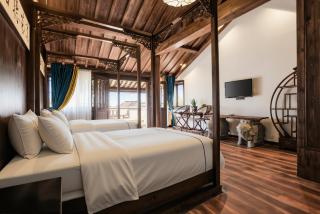 QingXi Zen Courtyard Retreat --A peaceful sanctuary blending historic charm with Zen aesthetics in the heart of the Fenghuang ancient town - 2