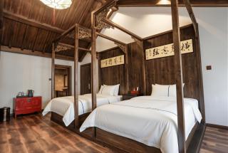 QingXi Zen Courtyard Retreat --A peaceful sanctuary blending historic charm with Zen aesthetics in the heart of the Fenghuang ancient town - 1