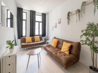 Stylish Apartment with Modern Amenities - 8