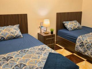 Prime Location Modern 2-Bedroom Apartment - Sheraton Road, Hurghada - 0