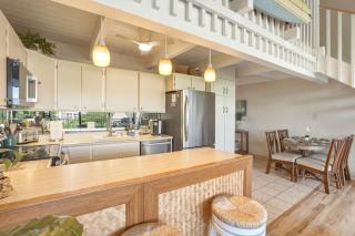 Penthouse with lanai, pool & beach access - 7