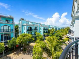 Apple Phu Quoc Hotel & Restaurant in Sonasea - Phú Quốc - 1