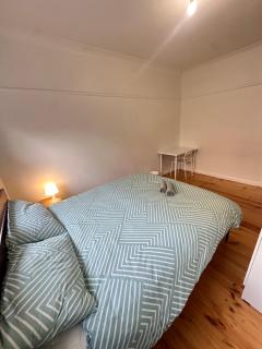 Cozy Queen Room Conveniently Located - CR3 - 8