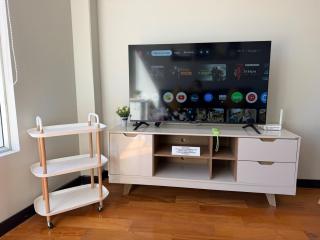 1-Bedroom Apartment with a Beautiful View - 7