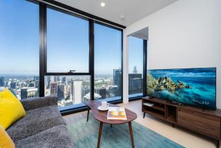 Skyline Retreat in CBD above Level 70 next to Skybus - 1
