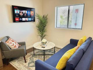 Bright 1 BR Retreat Central Miami - 9