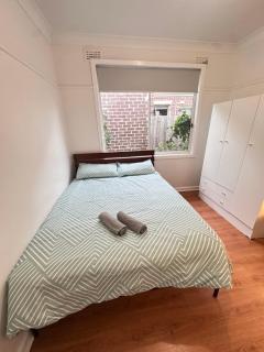 Queen Room in Broadmeadows Great Location Easy CBD Access - CR4 - 9