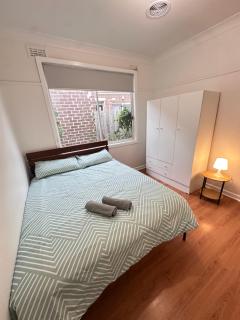 Queen Room in Broadmeadows Great Location Easy CBD Access - CR4 - 7