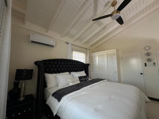 Paradise Harbour Tropical Luxury Retreat and Fully AC - 7