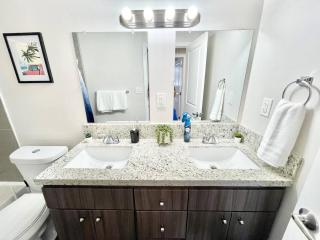 Bright 2BR suite Central Miami - 1
