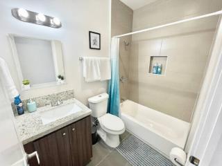 Cozy 1BR Minutes to Design District & Wynwood - 3