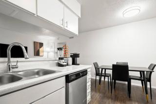 Exclusive Austin Apartment Prime Location - 5