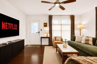 Urban Retro Retreat with Hot Tub & Spacious Yard - 8