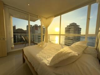 Luxury Oceanfront Suite Infinity Pool View - 2
