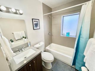 Prime Location 1BR Close to Beach & shops - 2
