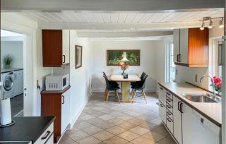 Awesome Home In Humble With Wifi - 6