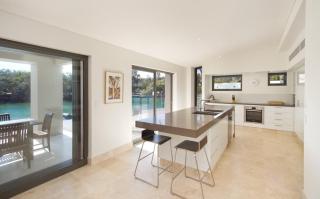 Canalfront Retreat, Private Jetty & Pool - 8