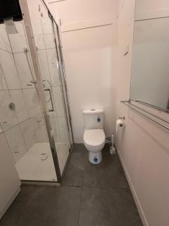 Large & Spacious Queen Room in Convenient Broadmeadows Location - CR6 - 2