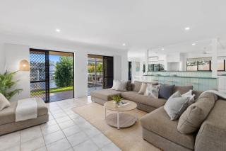 Noosa Riverfront Splendour, Ideal for Families - 6