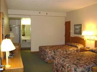 Baymont by Wyndham Fargo - 8