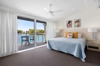 Driftwood 6 Private Beach Stay - 8