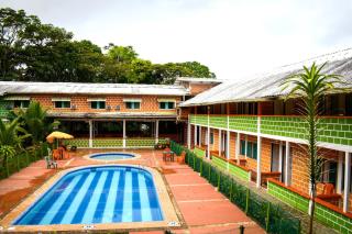 hotel con piscina Ladrilleros - 9