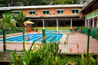 hotel con piscina Ladrilleros - 0