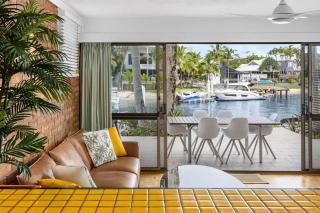 Jalynca, Waterfront Escape - 4