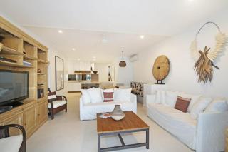 Riverfront Apartment, Perfect Location - 9